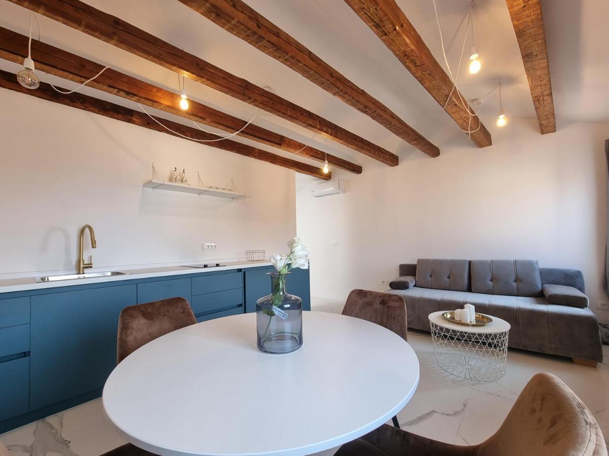 As Deluxe Apartments 皮兰 外观 照片
